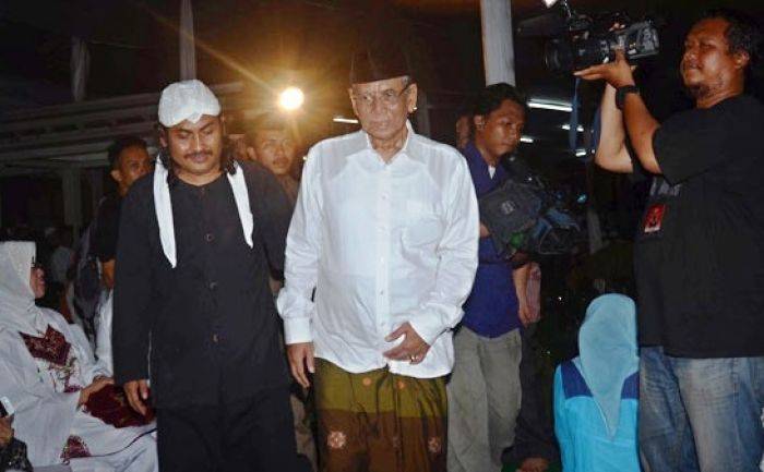 KH Hasyim Muzadi Tak Mempermasalahkan Bantuan Pemprov Asal tak Disalahgunakan KH Hasyim Muzadi Tak Mempermasalahkan Bantuan Pemprov Asal tak Disalahgunakan