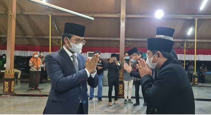 Bupati Bangkalan Lantik Pejabat Tinggi Pratama Tengah Malam, Ada Apa? Ini Alasannya Bupati Bangkalan Lantik Pejabat Tinggi Pratama Tengah Malam, Ada Apa? Ini Alasannya