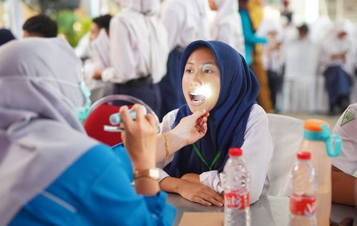 Cek Kesehatan Gratis di Kabupaten Kediri Juga Sasar Kalangan Pelajar Cek Kesehatan Gratis di Kabupaten Kediri Juga Sasar Kalangan Pelajar