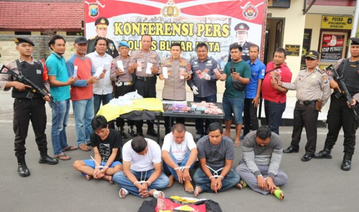 Lima Pelaku Praktik Penipuan Penggandaan Uang Ditangkap di Yogyakarta Lima Pelaku Praktik Penipuan Penggandaan Uang Ditangkap di Yogyakarta