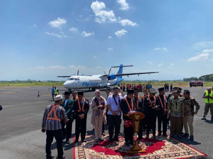 Di Hari Kemerdekaan ke-80, Bupati Fawait Resmikan Penerbangan Jakarta-Jember