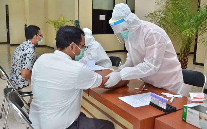 Tak Mau Kecolongan, Bupati Sambari Wajibkan Perusahaan Rapid Test Karyawan Tak Mau Kecolongan, Bupati Sambari Wajibkan Perusahaan Rapid Test Karyawan