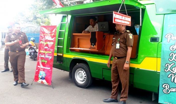 Kejaksaan Bangkalan Launching Mobil Keliling untuk Loket Pengambilan Surat Tilang dan Denda Tilang