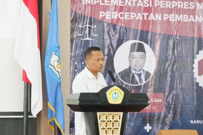 Dekan Fakultas Hukum UTM Ajak Mahasiswa Peduli Pengembangan Madura, Termasuk Kawal Perpres 80/2019 Dekan Fakultas Hukum UTM Ajak Mahasiswa Peduli Pengembangan Madura, Termasuk Kawal Perpres 80/2019