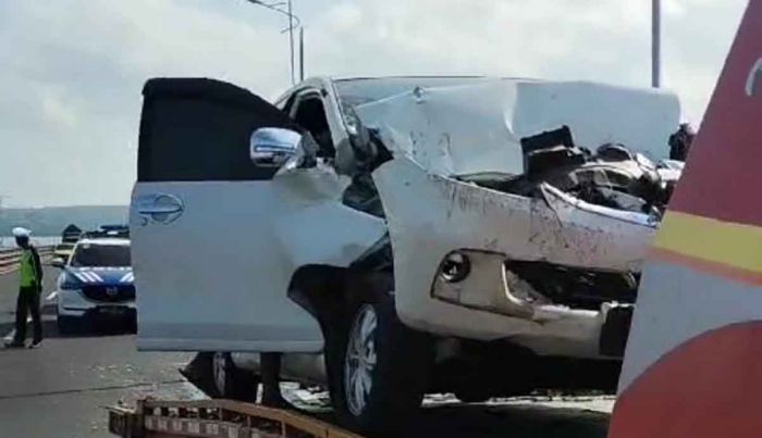 Diduga Alami Microsleep, Warga Pamekasan Kecelakaan di Jembatan Suramadu Diduga Alami Microsleep, Warga Pamekasan Kecelakaan di Jembatan Suramadu