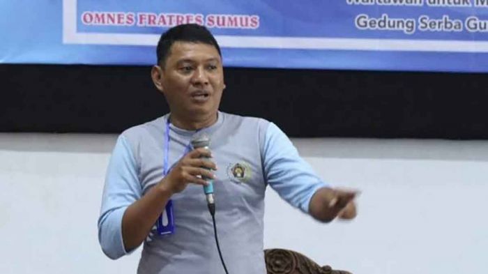 Ketua PWI Pasuruan Bantah Terima Puluhan Juta Rupiah dari KPSP Setia Kawan Ketua PWI Pasuruan Bantah Terima Puluhan Juta Rupiah dari KPSP Setia Kawan