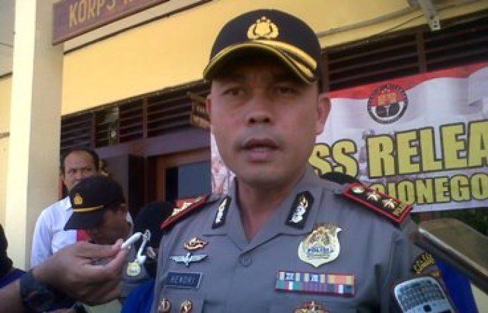 Polres Bojonegoro Buru Dua Orang Pemilik Tambang Pasir Mekanik