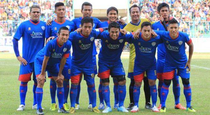Pertandingan Hadiah Pernikahan, Tim Arema Cronous Malang Lawan Gagak Rimang FC Pertandingan Hadiah Pernikahan, Tim Arema Cronous Malang Lawan Gagak Rimang FC