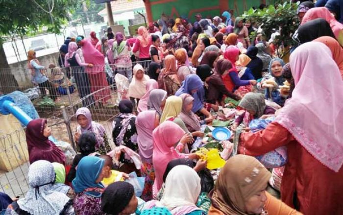 Ratusan Warga dari 5 Desa Turut Serta dalam Sedekah Bumi di Sendang Bektiharjo Semanding