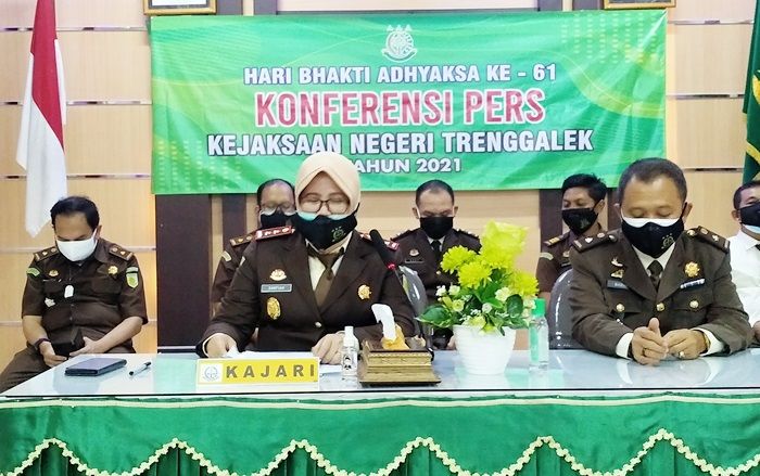 Peringati Hari Bhakti Adhyaksa ke-61, Kejari Trenggalek Beberkan Sejumlah Capaian Kinerja Peringati Hari Bhakti Adhyaksa ke-61, Kejari Trenggalek Beberkan Sejumlah Capaian Kinerja