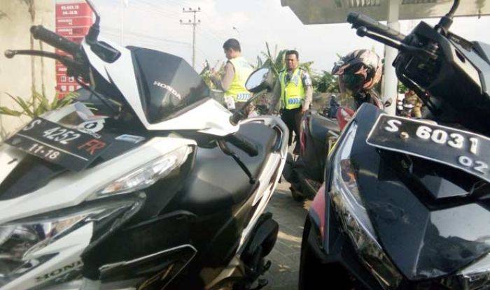 Polisi Tabrak Perawat di Jalan dr Wahidin Sudiro Husodo Tuban Polisi Tabrak Perawat di Jalan dr Wahidin Sudiro Husodo Tuban