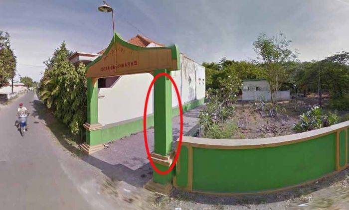 Pocong Gentayangan di Desa Sugih Waras Sidoarjo Pocong Gentayangan di Desa Sugih Waras Sidoarjo