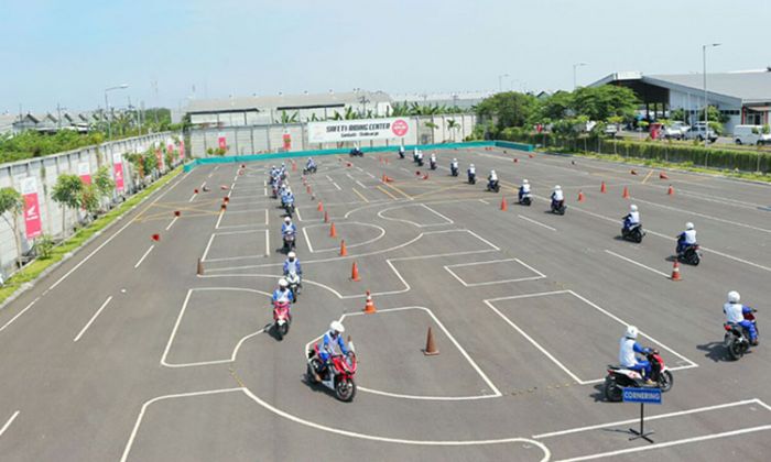 Ciptakan Budaya Aman dan Nyaman Berkendara, MPM Safety Riding Course Hadir untuk Masyarakat Umum Ciptakan Budaya Aman dan Nyaman Berkendara, MPM Safety Riding Course Hadir untuk Masyarakat Umum