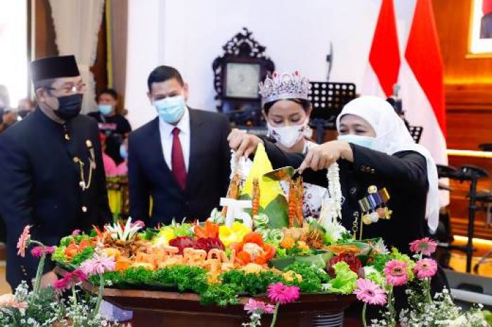 Presiden Sebut Jatim Jadi Percontohan Nasional Tangani Covid-19, Khofifah: Ini Hadiah Terindah Presiden Sebut Jatim Jadi Percontohan Nasional Tangani Covid-19, Khofifah: Ini Hadiah Terindah