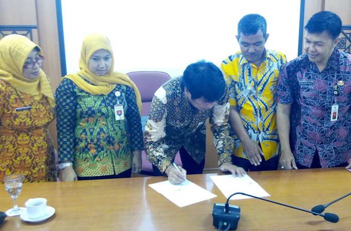 Lampaui Target, Produksi Beras Gresik 2016 untuk Bulog Tembus 153 Persen Lampaui Target, Produksi Beras Gresik 2016 untuk Bulog Tembus 153 Persen