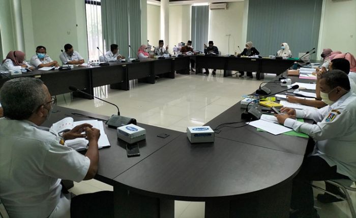 Raker Pembahasan LKPJ, Komisi IV DPRD Tuban Temukan Sejumlah Kegiatan OPD Tak Mencapai Target Raker Pembahasan LKPJ, Komisi IV DPRD Tuban Temukan Sejumlah Kegiatan OPD Tak Mencapai Target