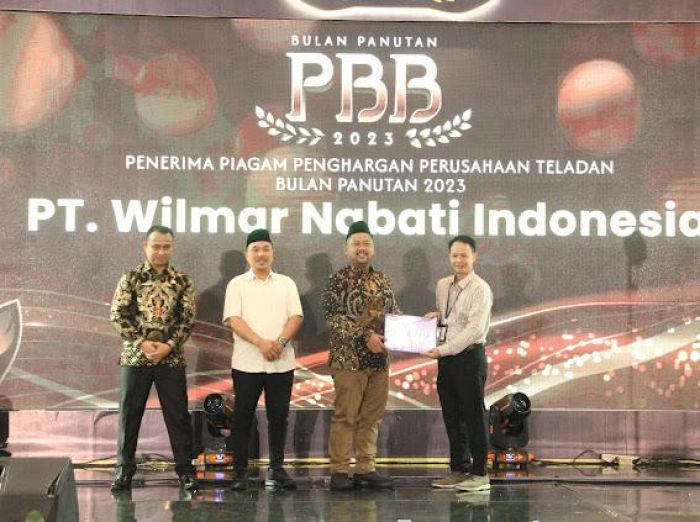 Sumbang PAD Rp23,3 M ke Pemkab Gresik, PT Wilmar Nabati Indonesia Raih Penghargaan Bupati Sumbang PAD Rp23,3 M ke Pemkab Gresik, PT Wilmar Nabati Indonesia Raih Penghargaan Bupati