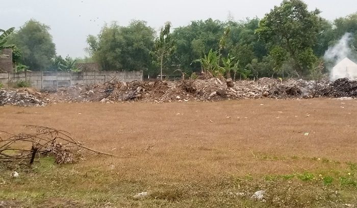 Pembangunan Pelebaran Jalan Poros Desa Kaligunting Madiun Resahkan Warga Pembangunan Pelebaran Jalan Poros Desa Kaligunting Madiun Resahkan Warga