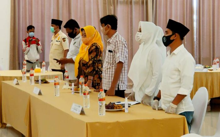 Rapat Koordinasi Stakeholder Bawaslu Mojokerto Hanya Dihadiri Satu Paslon Rapat Koordinasi Stakeholder Bawaslu Mojokerto Hanya Dihadiri Satu Paslon