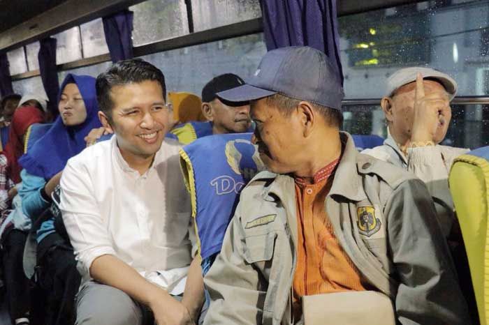 Blusukan Ke Terminal Bungurasih dan Naik Bus Kota, Emil Diwaduli Sopir Bus dan Penumpang