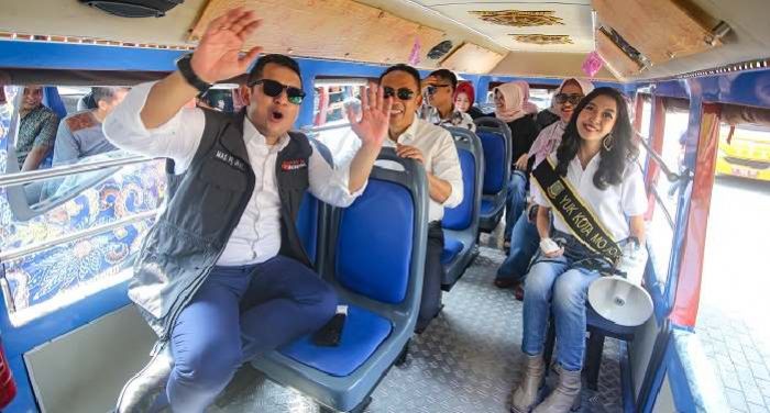 Jelajah Wisata Seru di Kota Mojokerto, Pj Wali Kota Jajal Shuttle Bus Jelajah Wisata Seru di Kota Mojokerto, Pj Wali Kota Jajal Shuttle Bus