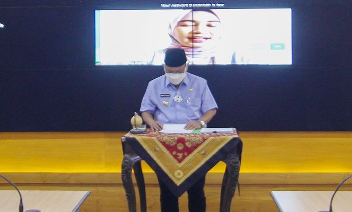 Pinjaman PEN Rp 250 M Ditandatangani, Pembagunan Ratusan Infrastruktur di Situbondo Segera Dimulai Pinjaman PEN Rp 250 M Ditandatangani, Pembagunan Ratusan Infrastruktur di Situbondo Segera Dimulai