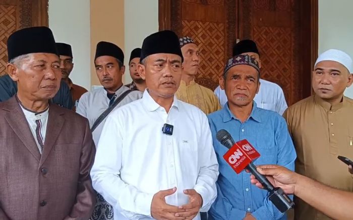 Perwakilan Trans Corp Minta Maaf Langsung di Ponpes Lirboyo Kediri Perwakilan Trans Corp Minta Maaf Langsung di Ponpes Lirboyo Kediri