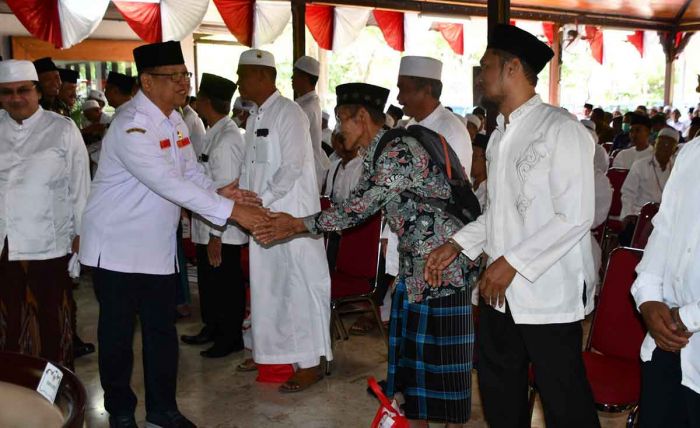 Pemkab Tulungagung Sambut Kedatangan Jemaah Haji dengan Tasyakuran Pemkab Tulungagung Sambut Kedatangan Jemaah Haji dengan Tasyakuran