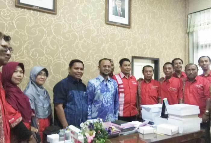 Desak Pengangkatan PNS, 1.260 Tenaga Honorer K2 di Pamekasan Minta Dukungan DPRD Desak Pengangkatan PNS, 1.260 Tenaga Honorer K2 di Pamekasan Minta Dukungan DPRD