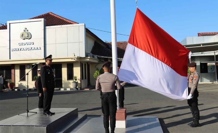 Wakapolres Pamekasan Pimpin Upacara Hari Kebangkitan Nasional Wakapolres Pamekasan Pimpin Upacara Hari Kebangkitan Nasional