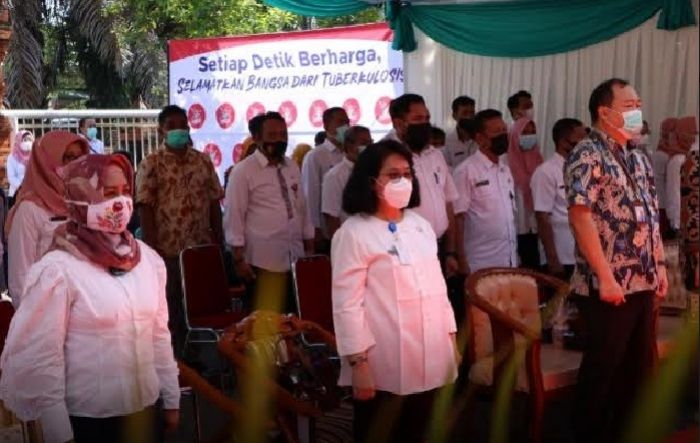 Ning Ita Perangi TBC, Berikut Cara-cara yang Dilakukan Wali Kota Ning Ita Perangi TBC, Berikut Cara-cara yang Dilakukan Wali Kota