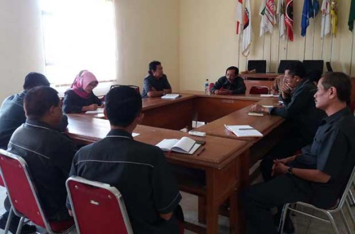 KPU Nganjuk Tunggu Aturan dari KPU Pusat Soal Regulasi Pencalonan KPU Nganjuk Tunggu Aturan dari KPU Pusat Soal Regulasi Pencalonan