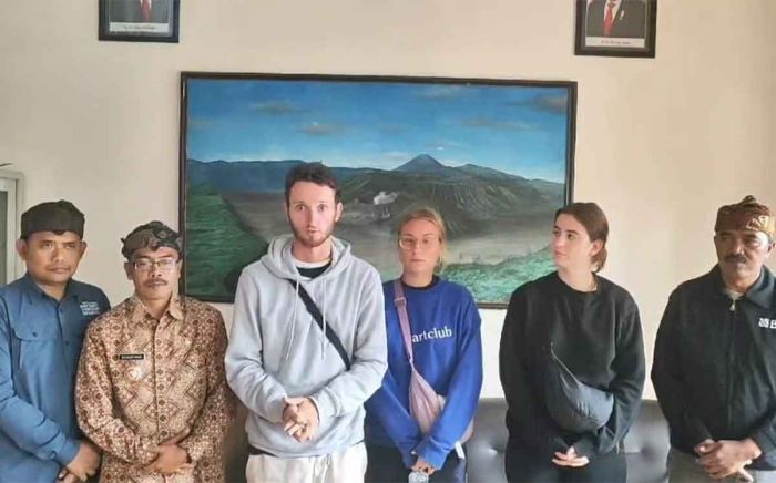 Bikin Ulah di Bromo, 3 Turis Asing ini Sampaikan Permohonan Maaf Bikin Ulah di Bromo, 3 Turis Asing ini Sampaikan Permohonan Maaf