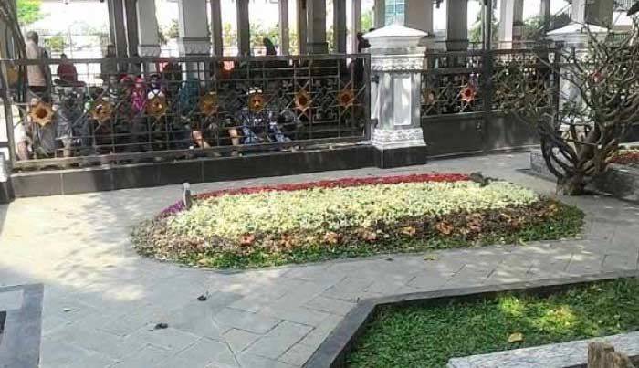 Besok, Wapres Jusuf Kalla Hadiri Haul Gus Dur ke-6 di Tebuireng Jombang Besok, Wapres Jusuf Kalla Hadiri Haul Gus Dur ke-6 di Tebuireng Jombang
