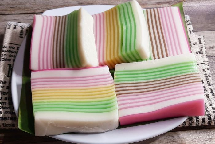 Resep Kue Lapis Warna-warni, Camilan Manis dan Kenyal Resep Kue Lapis Warna-warni, Camilan Manis dan Kenyal