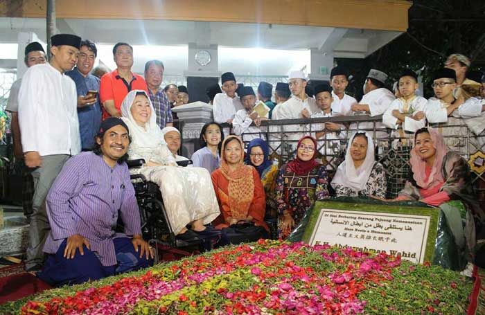 Prasasti Makam Gus Dur Resmi Dibuka untuk Publik