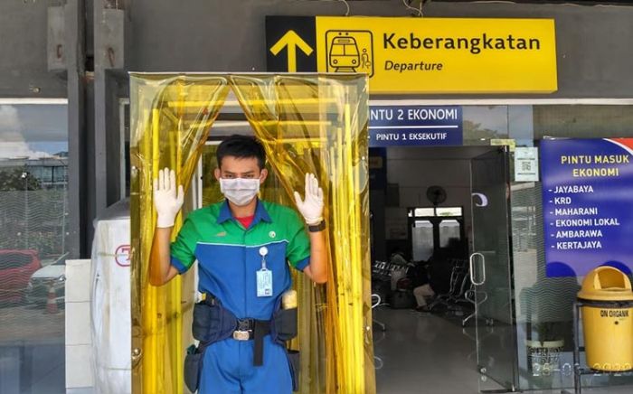 Pemkot Surabaya Terus Perbanyak Bilik Sterilisasi Pemkot Surabaya Terus Perbanyak Bilik Sterilisasi