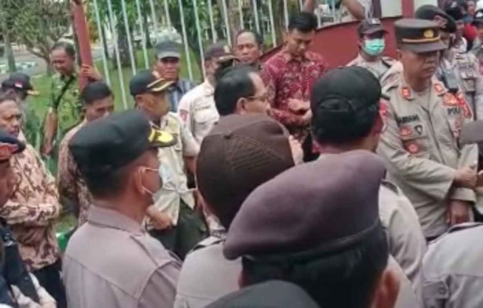 Pelaksanaan Pilkades di Pamekasan Resmi Ditunda Pelaksanaan Pilkades di Pamekasan Resmi Ditunda