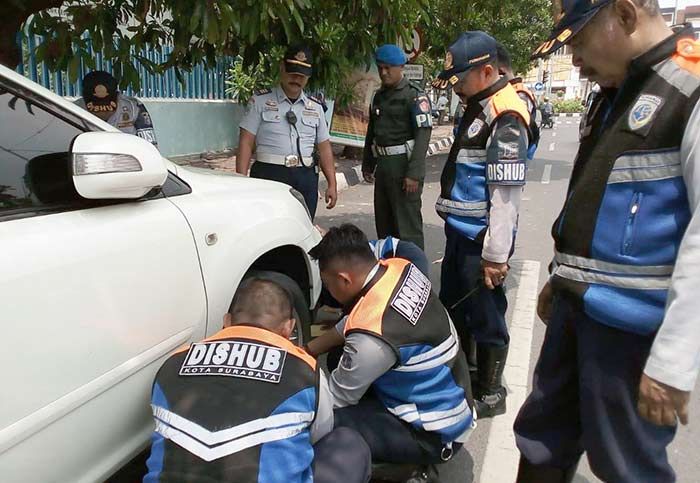 Awas, Kendaraan Anda akan Digembok jika Parkir Sembarangan!