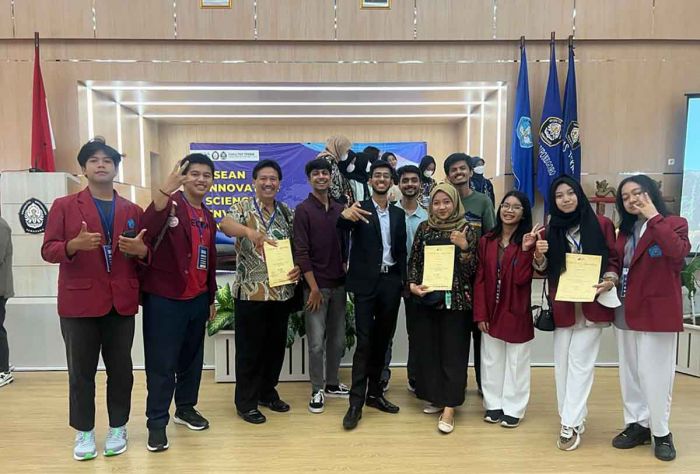 Top! Pelajar SMA dari Jawa Timur Borong Medali Emas di AISEEF IYSA Top! Pelajar SMA dari Jawa Timur Borong Medali Emas di AISEEF IYSA