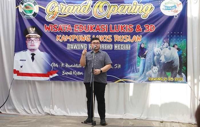 Kampung Lukis Ruslan Diharapkan Bisa Cetak Banyak Pelukis Kabupaten Kediri Kampung Lukis Ruslan Diharapkan Bisa Cetak Banyak Pelukis Kabupaten Kediri