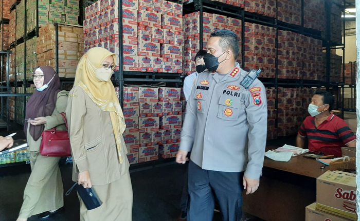 Tindak Lanjuti Instruksi Kapolri, Polresta Banyuwangi Pantau dan Awasi Distribusi Minyak Goreng Tindak Lanjuti Instruksi Kapolri, Polresta Banyuwangi Pantau dan Awasi Distribusi Minyak Goreng