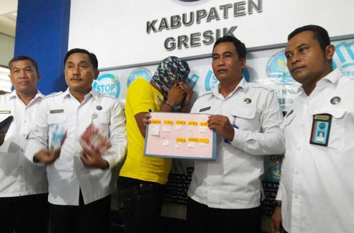 BNNK Gresik Gulung Kurir Sabu Asal Menganti BNNK Gresik Gulung Kurir Sabu Asal Menganti