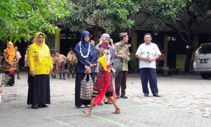 SDN Kedanyang Kebomas Siap Boyong Adiwiyata Nasional 2016 SDN Kedanyang Kebomas Siap Boyong Adiwiyata Nasional 2016