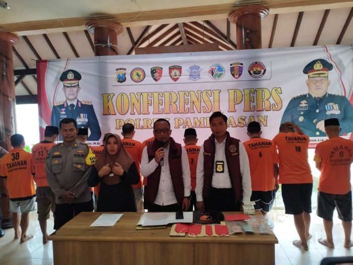 Polres Pamekasan Gelar Rilis 16 Pelaku yang Ditangkap atas Kasus Judi Online dan Konvensional Polres Pamekasan Gelar Rilis 16 Pelaku yang Ditangkap atas Kasus Judi Online dan Konvensional