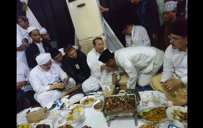Gus Ipul Minta Doa Khusus Habib Lutfi di Haul Agung Sunan Ampel Gus Ipul Minta Doa Khusus Habib Lutfi di Haul Agung Sunan Ampel
