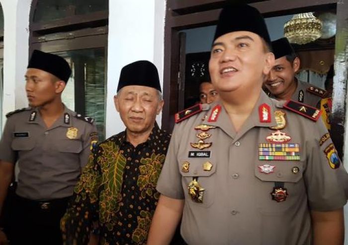 Minta Barokah Kiai, Wakapolda Jatim Silaturrahim ke Ponpes Ngalah Pasuruan