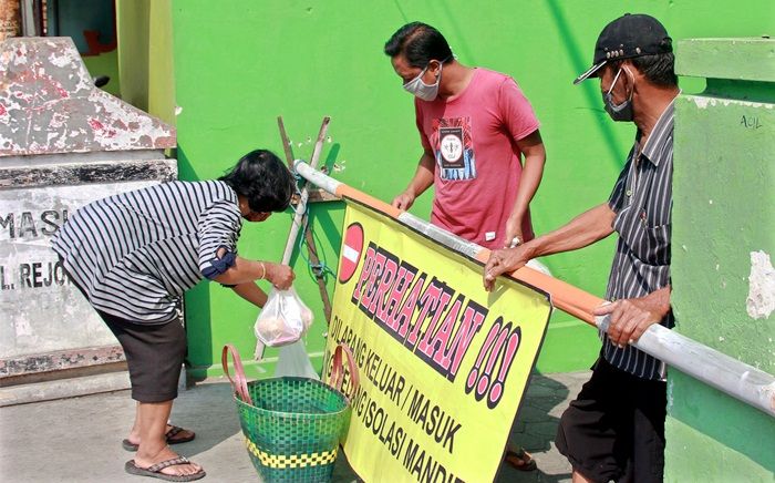 1 Warga Karyawan Pabrik Rokok Positif Covid-19, 1 Gang di Rejomulyo Kota Kediri Diisolasi 1 Warga Karyawan Pabrik Rokok Positif Covid-19, 1 Gang di Rejomulyo Kota Kediri Diisolasi