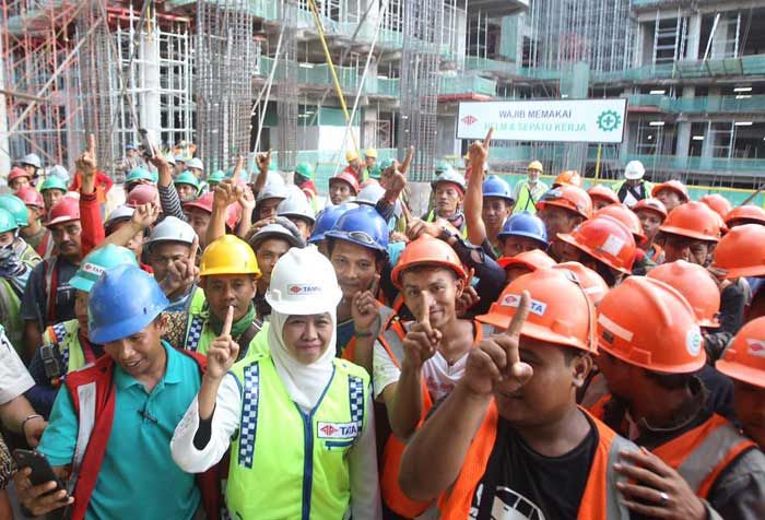 Didukung Relawan RKIH, Khofifah Makin Semangat Sosialisasi Sisir Jawa Timur Didukung Relawan RKIH, Khofifah Makin Semangat Sosialisasi Sisir Jawa Timur