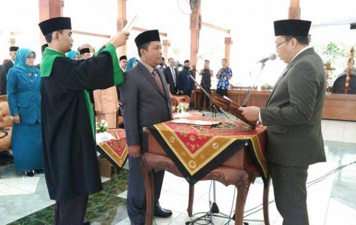 Lantik Direktur Perusda Banongan, Bupati Situbondo Janji Pecat Jika Enam Bulan tak ada Perbaikan Lantik Direktur Perusda Banongan, Bupati Situbondo Janji Pecat Jika Enam Bulan tak ada Perbaikan